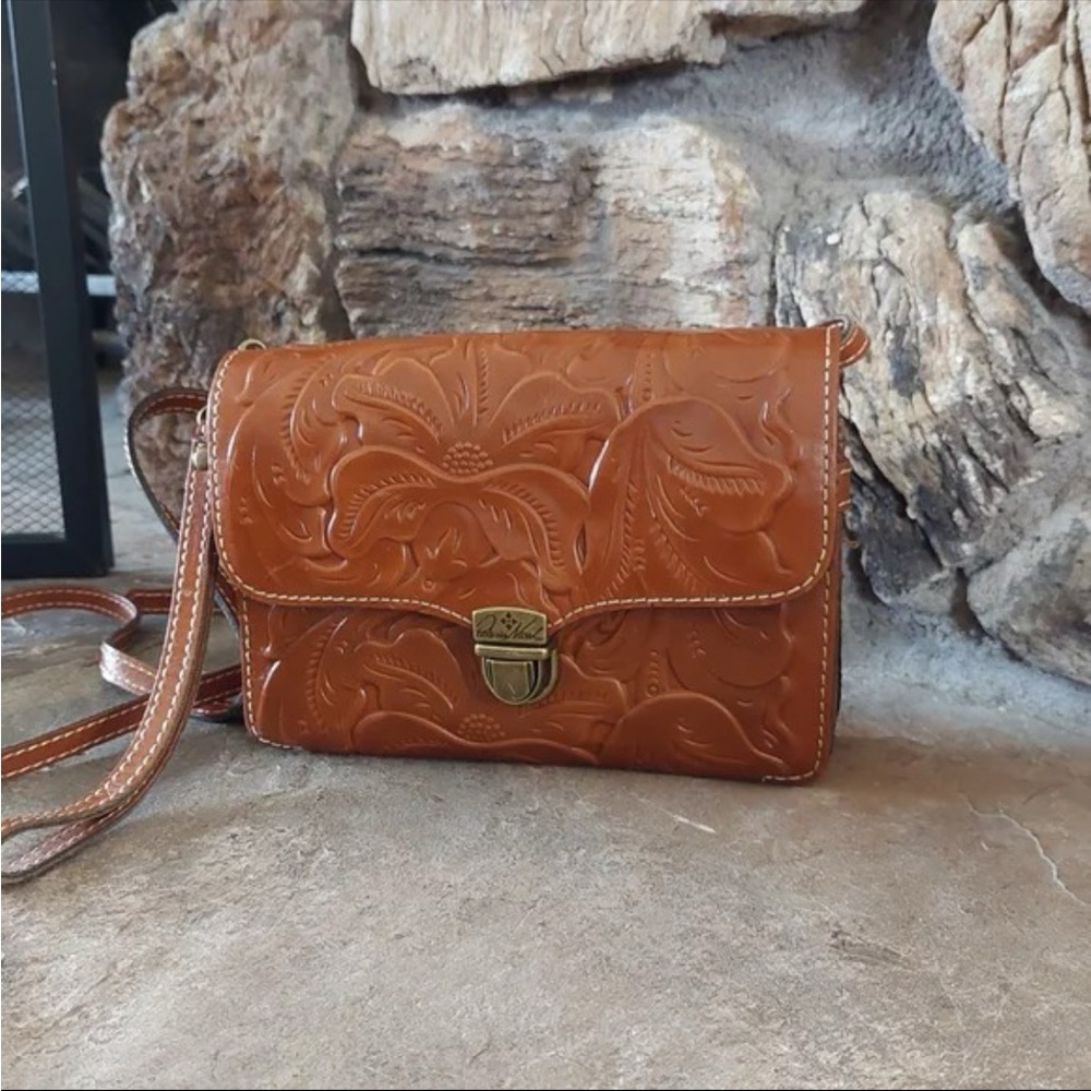 Elegant Brown Leather Crossbody Bag
